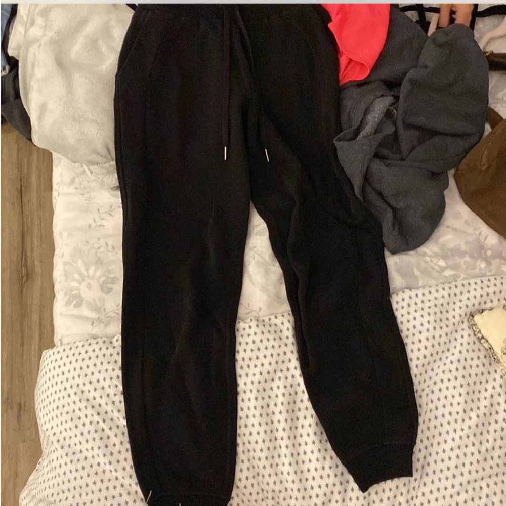 Lulu joggers